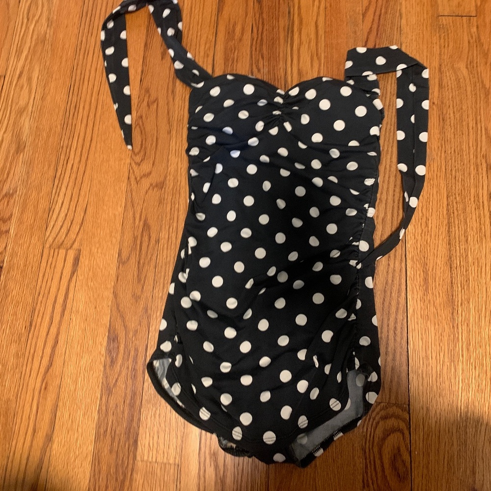 Esther Williams vintage style black and white polka dot swimsuit 8